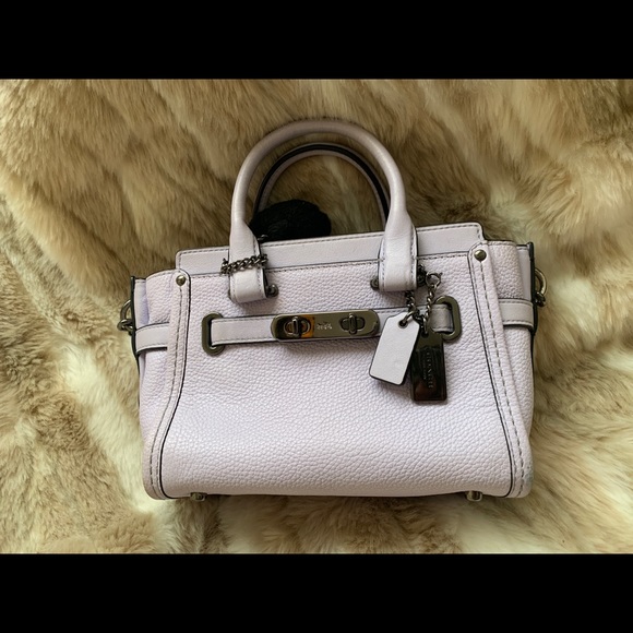 Ariana Grande x Coach Kiti Swagger 20 - Picture 2 of 9